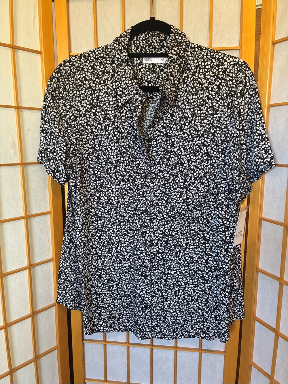 Women’s Black & White Short-Sleeve Floral Printed Shirt